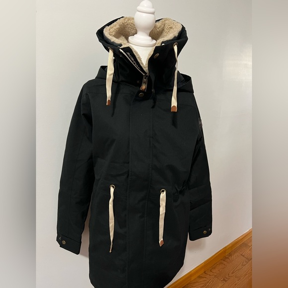 Burton Winter Jacket - Picture 1 of 5